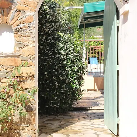 Domaine Le Clos Des Oliviers Lägenhetshotell 3*