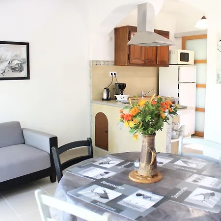 Aparthotel Domaine Le Clos Des Oliviers 3*