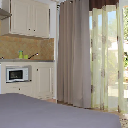 Domaine Le Clos Des Oliviers 3* Sorbo-Ocagnano