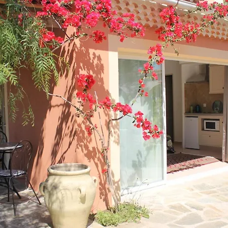 Aparthotel Domaine Le Clos Des Oliviers 3*