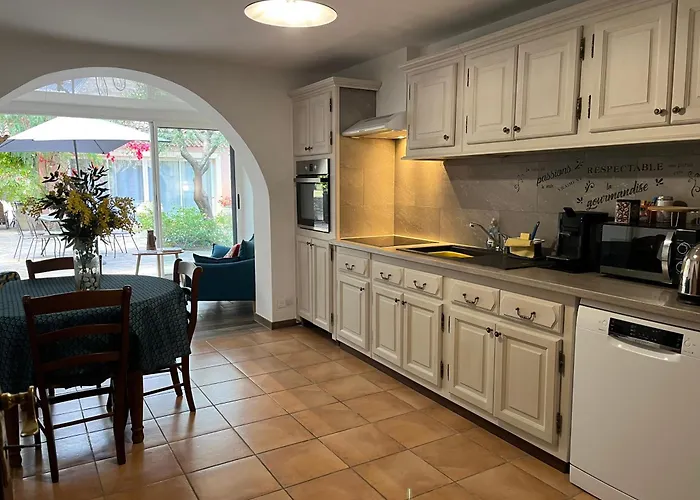 Domaine Le Clos Des Oliviers Aparthotel 3*