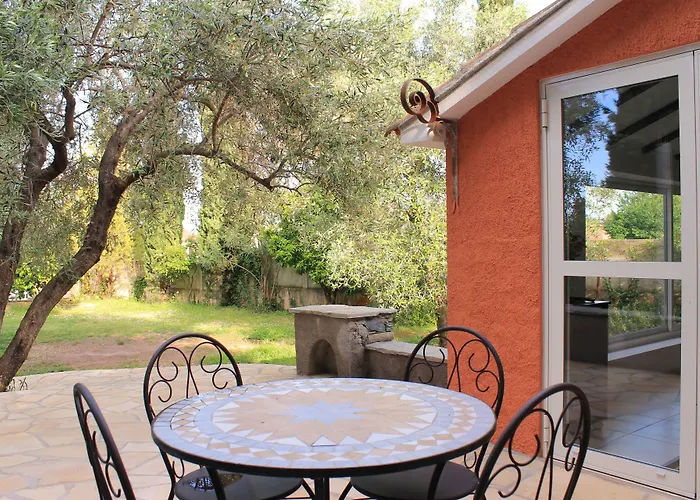 Domaine Le Clos Des Oliviers 3*