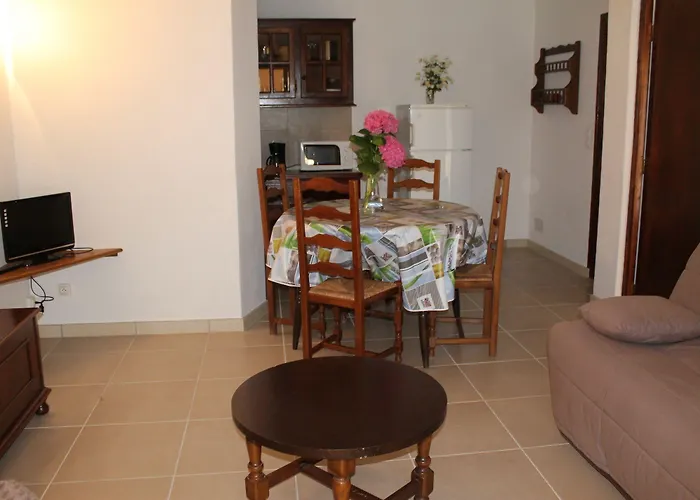 Aparthotel Domaine Le Clos Des Oliviers 3*