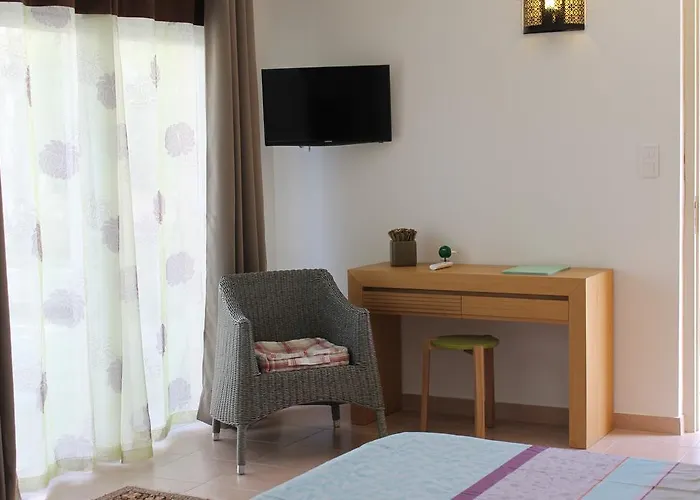 Aparthotel Domaine Le Clos Des Oliviers 3*