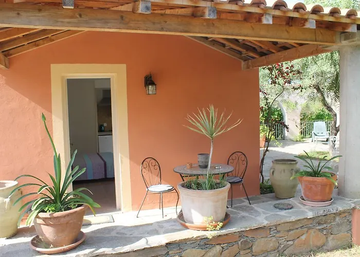 Domaine Le Clos Des Oliviers 3* Sorbo-Ocagnano